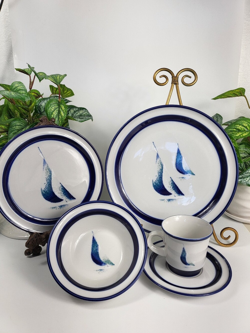 5p Noritake Complete Set Running Free - Retired Coastal Tropical Sailboat